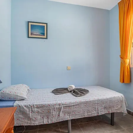 Apartmán Near The Beach, With Terrace And Wifi