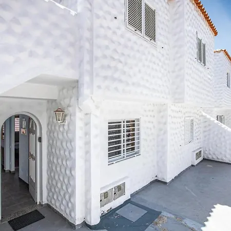 Near The Beach, With Terrace And Wifi Apartmán