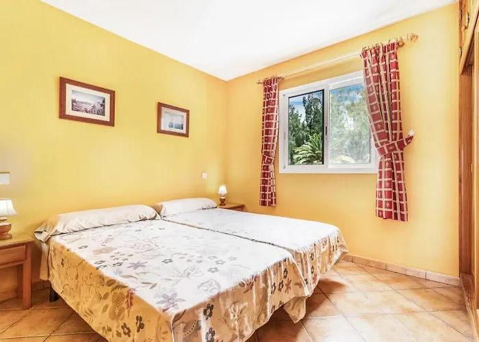 Daire Near The Beach, With Terrace And Wifi