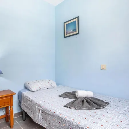 Near The Beach, With Terrace And Wifi דירה